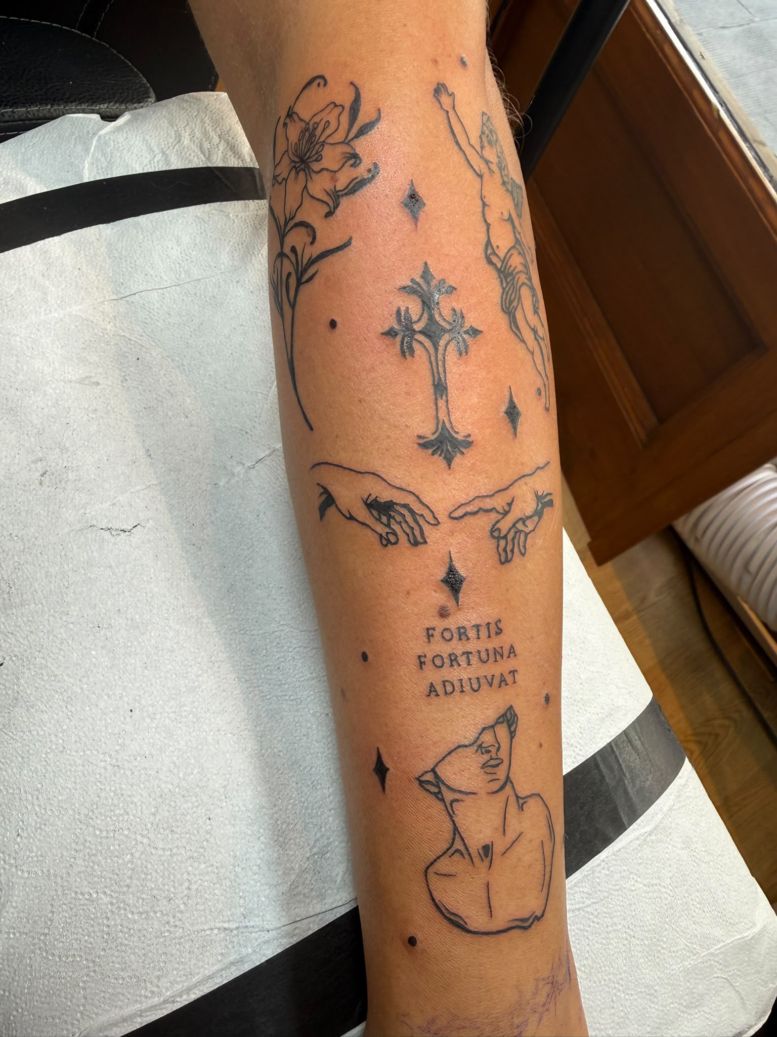 Tatouage blackwork sur l’avant-bras
